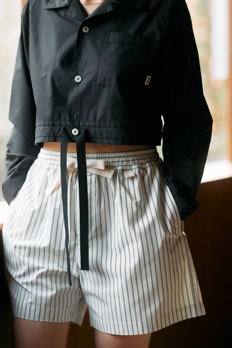 Wide Silk Shorts【White stripe】
