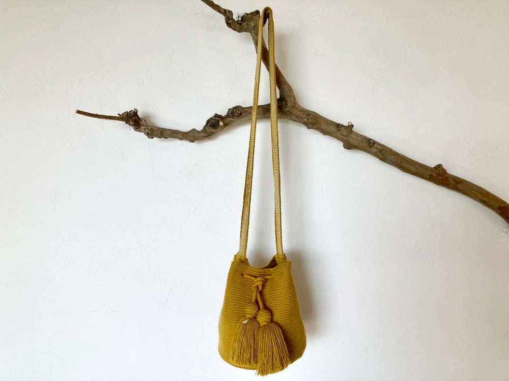 コロンビア発 Cris Bag Small アクリル 100% – SEPLÚMO