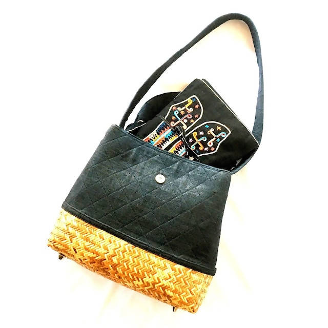 ラオスの手織りコットン布　ファイルケースバッグ　レンテン族伝統靴柄　- TOE embroidery file case -