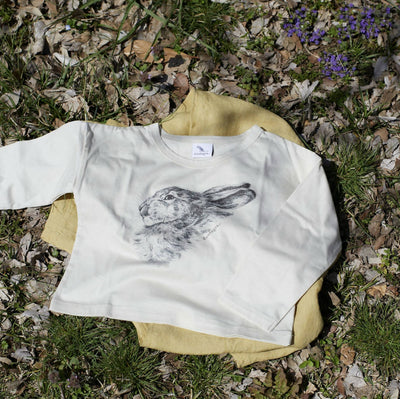 ウサギの長袖Tシャツ／ Rabbit Long sleeve T-shirt