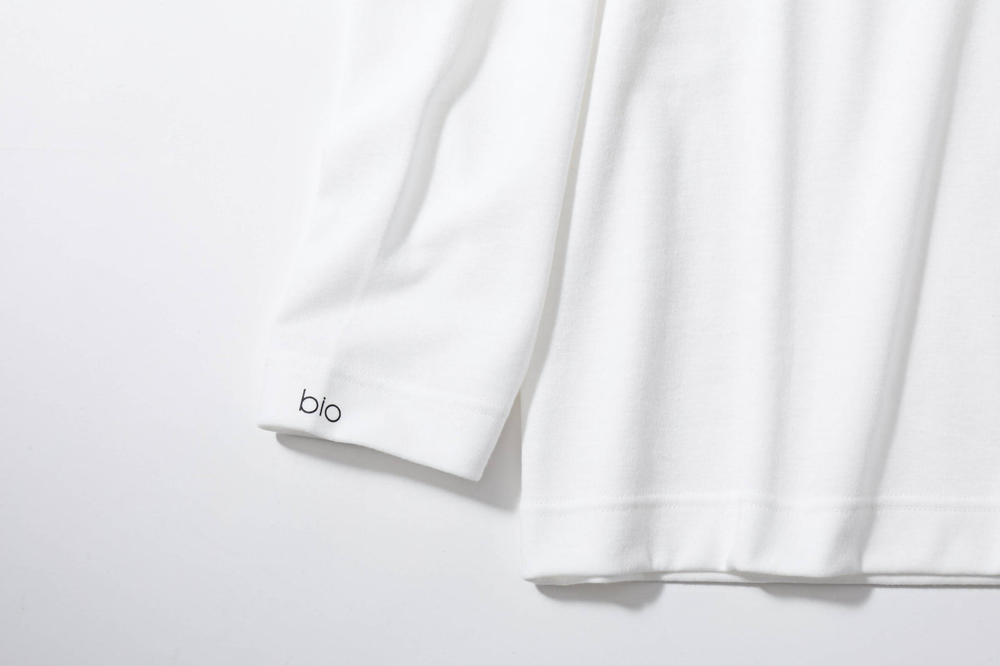 肌を守るコットンの風合いと抗菌性に優れた Bio Room wear Tシャツ (長袖)　ホワイト
