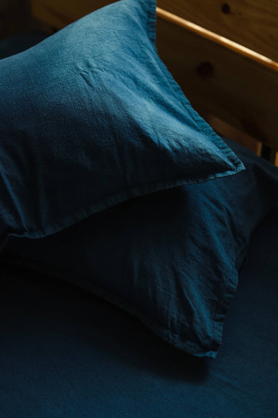 値下げ　ダブルサイズ ネパール草木染め　天然素材のベッドシート　Blue色