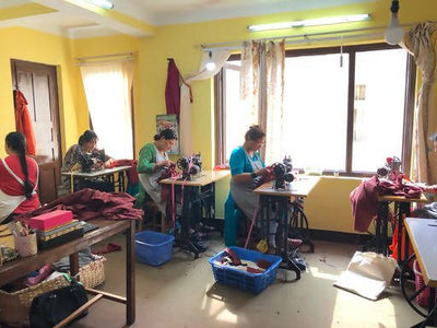 ネパール発 シルクコットン　エターナルシャツ 暮らし　セレクトショップ　エシカル  オンライン ショップ 　買い物 　な商品　セプルモ　SEPLUMO　ファッション　ハンドメイド　ナチュラル　SDGS　サスティナブル   暮らし　 