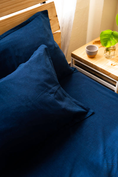 ダブルサイズ ネパール草木染め　天然素材のベッドシート　Blue色